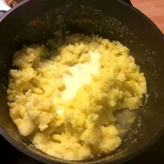 21.2.16 - Frikadellen,Kartoffelpü,Gurkensalat,Brokkoli,Dessert, (10)